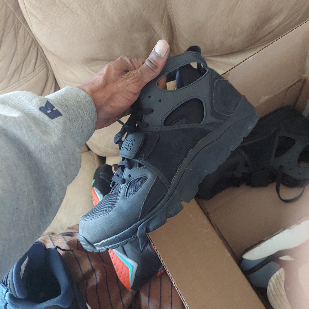 2014 Nike air Trainer Huarache "Bo Jackson" size 10.5, Good condition
